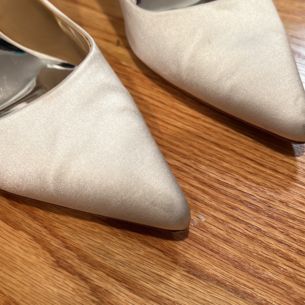 Bradgley Mischka Bow white heals - Picture 5 of 8